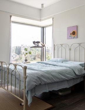 北歐風(fēng)三居室臥室裝修效果圖