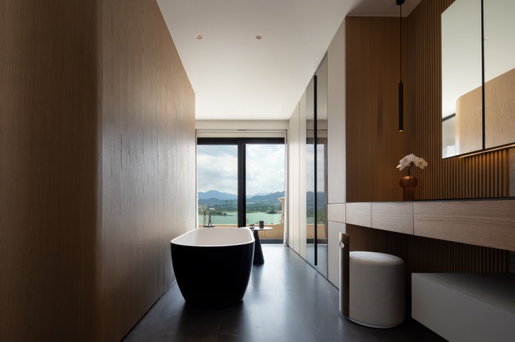 原木風(fēng)別墅衛(wèi)生間裝修效果圖