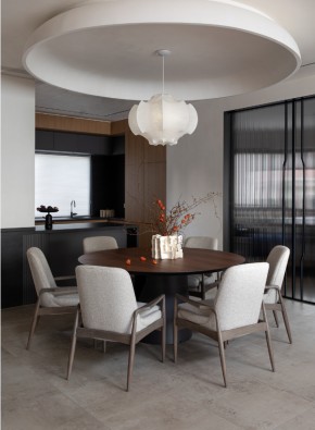 原木風(fēng)別墅餐廳裝修效果圖