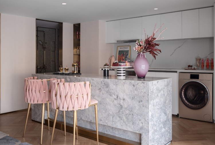 現(xiàn)代簡約三居室餐廳裝修效果圖