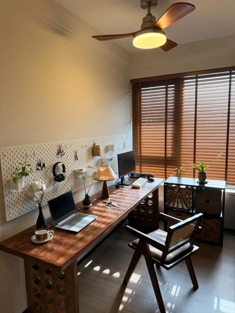 中古風(fēng)兩居室書房裝修效果圖