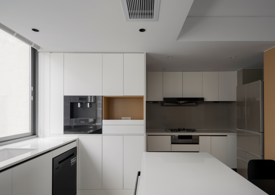 現(xiàn)代簡約三居室廚房裝修效果圖