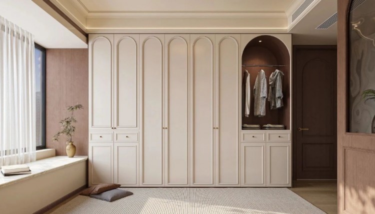 中古風(fēng)三居室衣帽間裝修效果圖