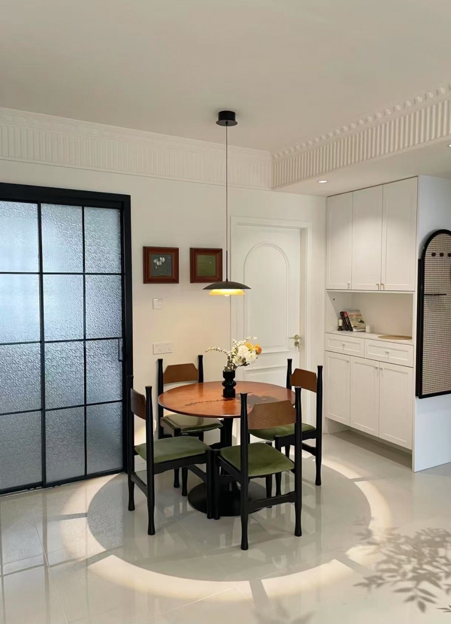 輕法式兩居室餐廳裝修效果圖